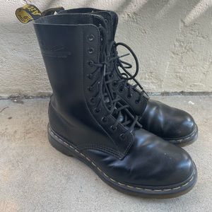 Dr. Marten 1490 W